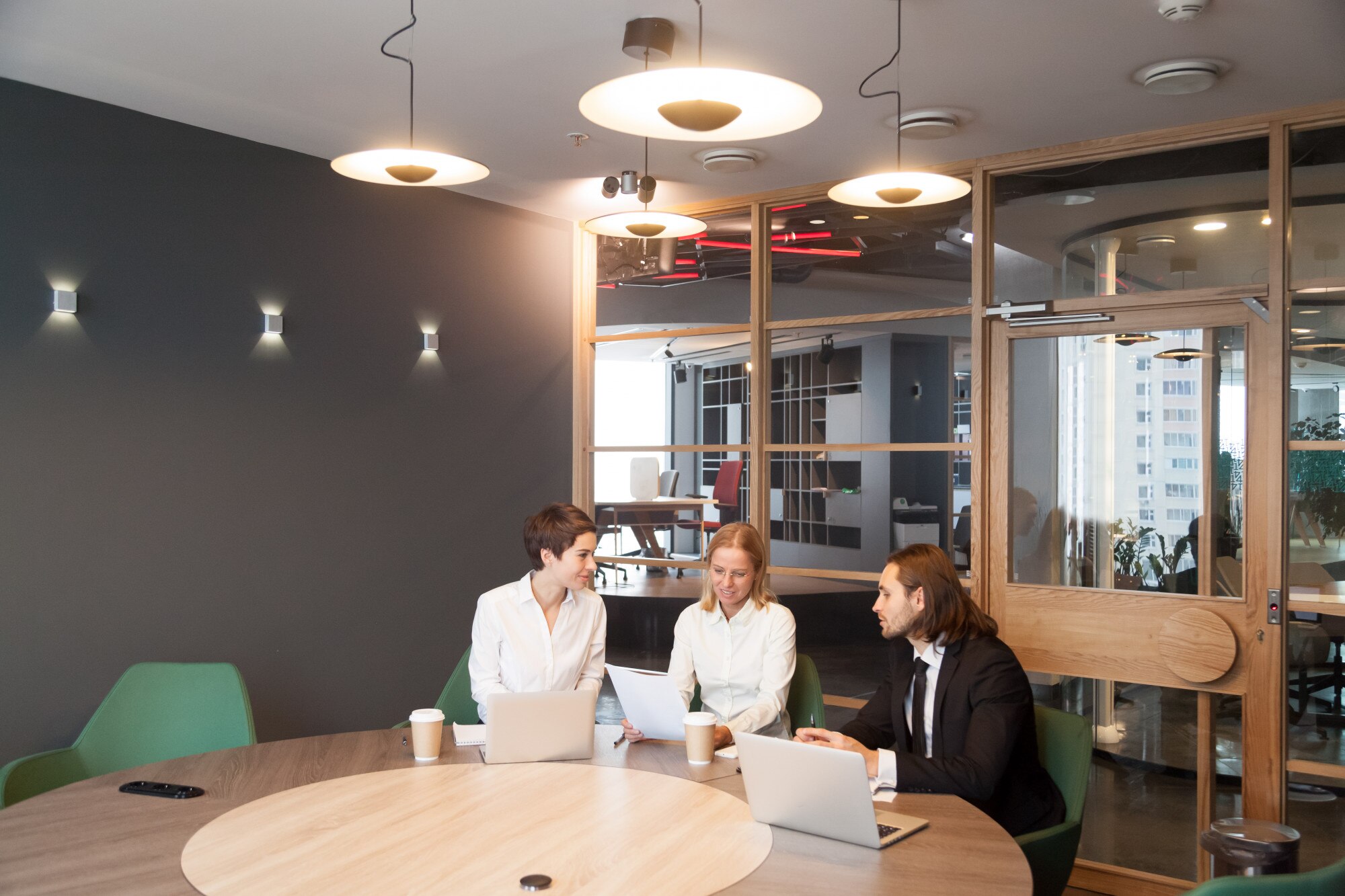 Espacio de trabajo bien iluminado